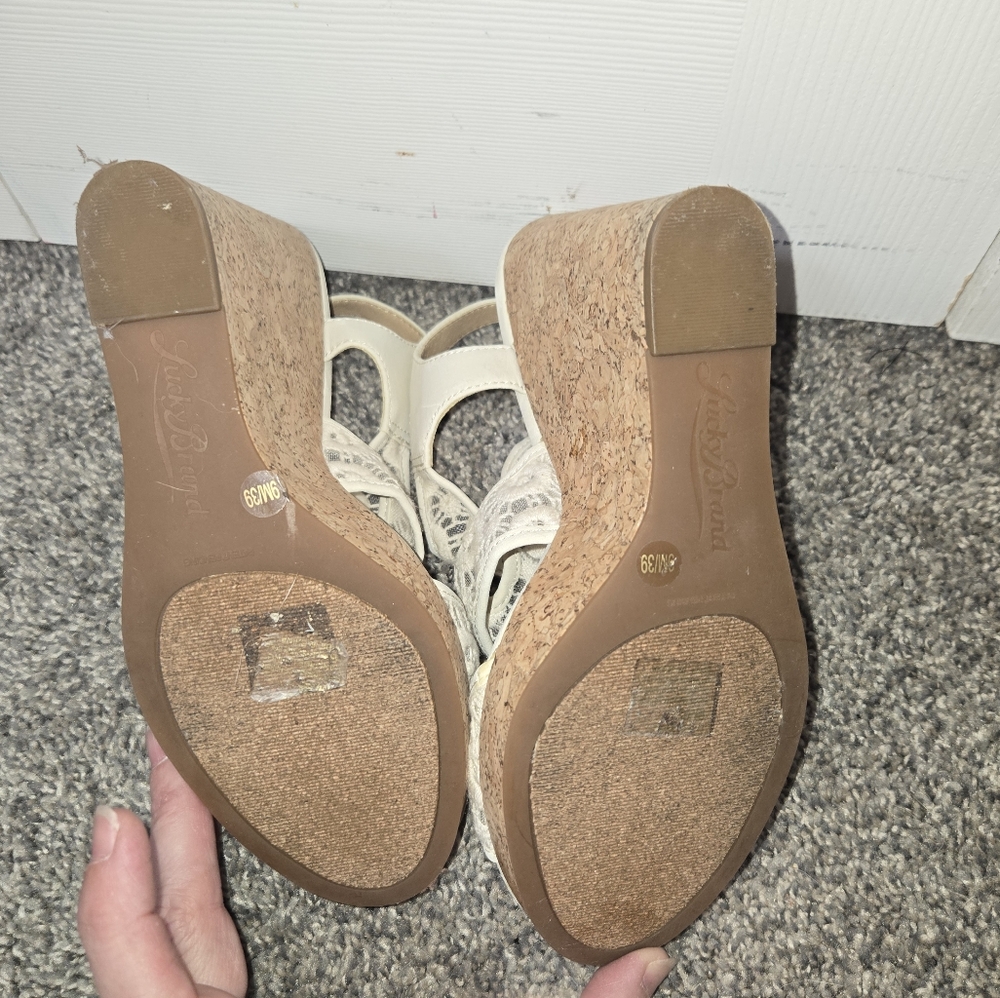 Lucky Brand Ivory Crochet Lace Wedge Sandals Shoes, Size9, Excellent Condition - Picture 6 of 7